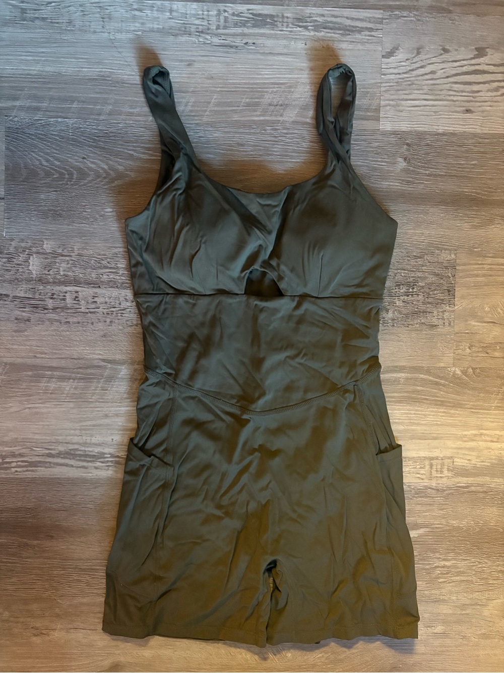 CASET Women’s Green Solid Wide Strap One-Piece Activewear Size M